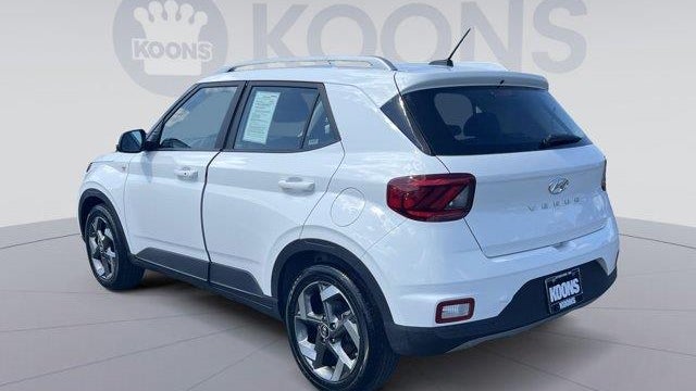 2025 Hyundai VENUE SEL