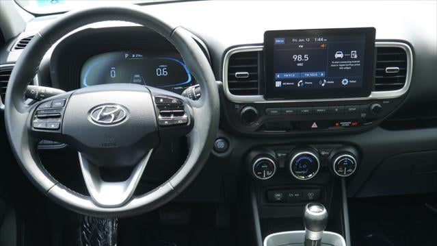 2025 Hyundai VENUE SEL