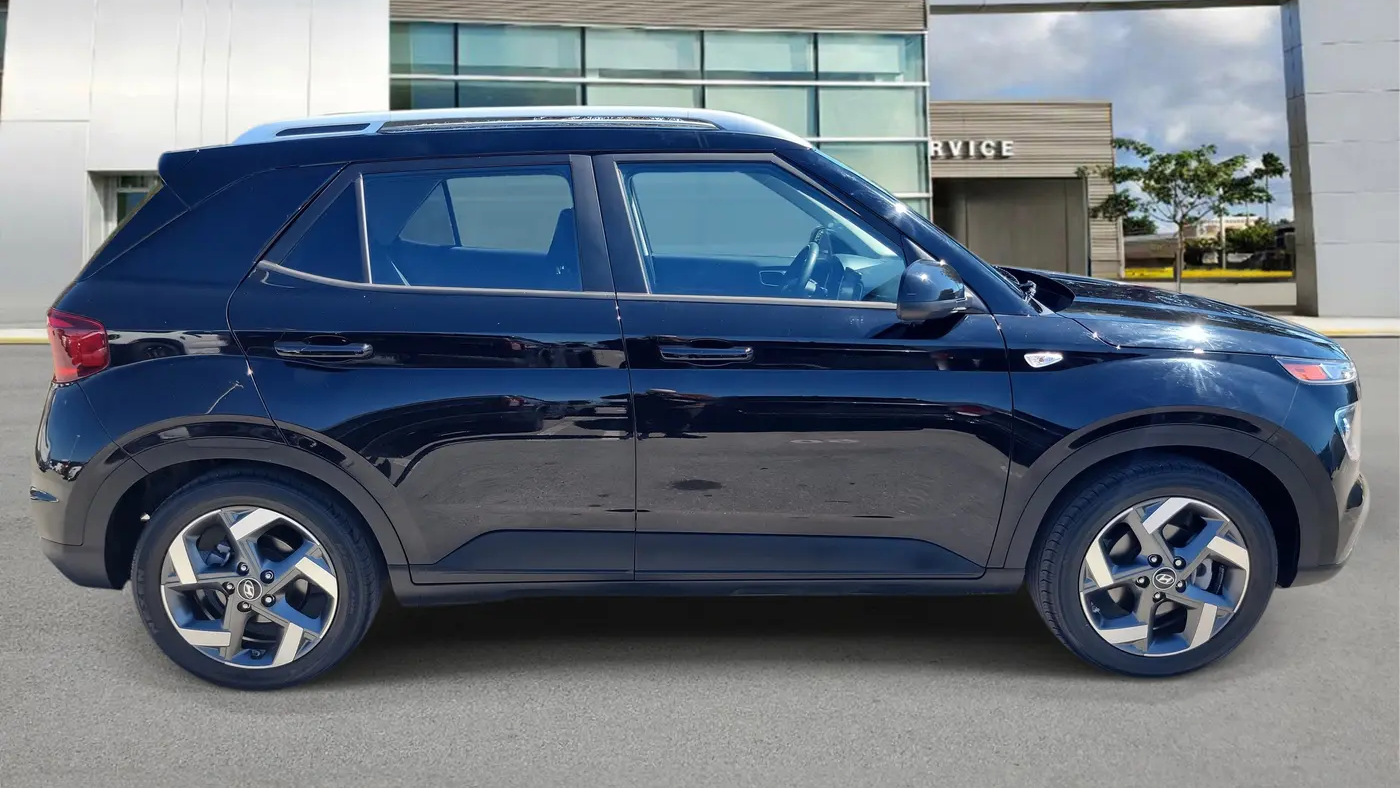 2022 Hyundai VENUE SEL