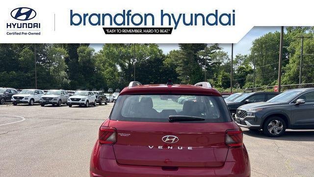 2022 Hyundai VENUE SEL