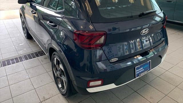 2023 Hyundai VENUE Limited