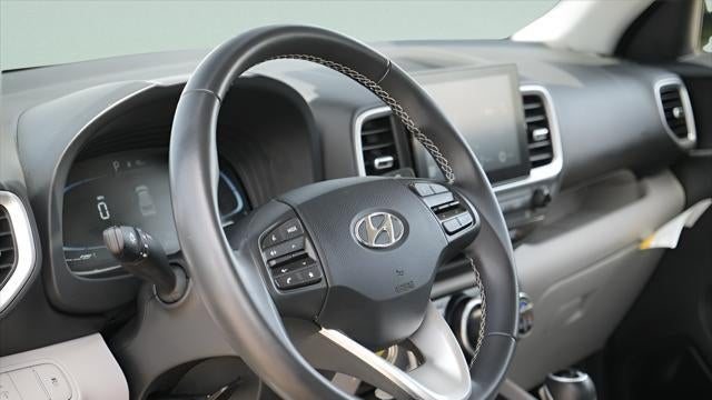 2023 Hyundai VENUE SEL