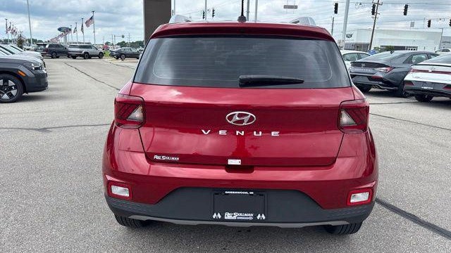 2025 Hyundai VENUE Limited
