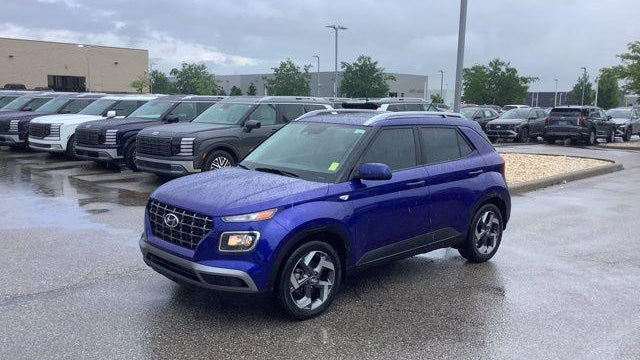 Preowned 2025 Hyundai VENUE SEL for Sale