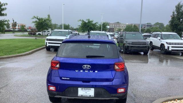 2025 Hyundai VENUE SEL
