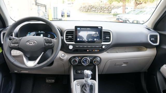 2025 Hyundai VENUE SEL