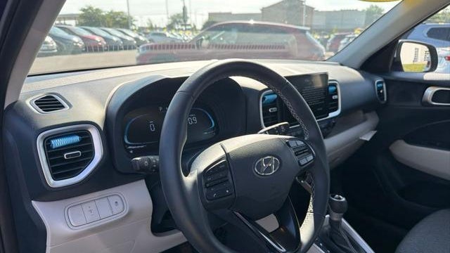 2025 Hyundai VENUE Limited