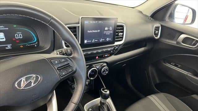 2025 Hyundai VENUE SEL