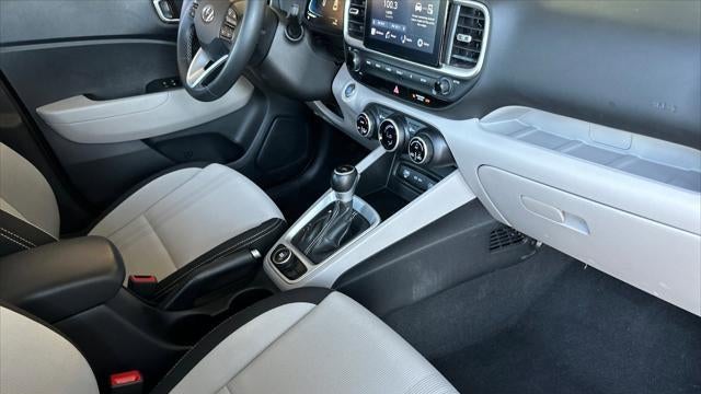 2025 Hyundai VENUE SEL