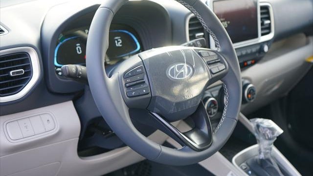 2025 Hyundai VENUE Limited