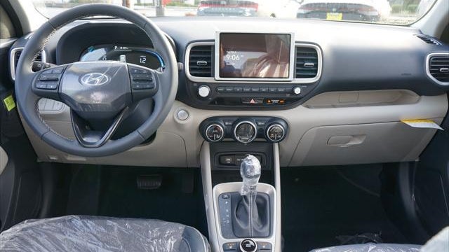 2025 Hyundai VENUE Limited