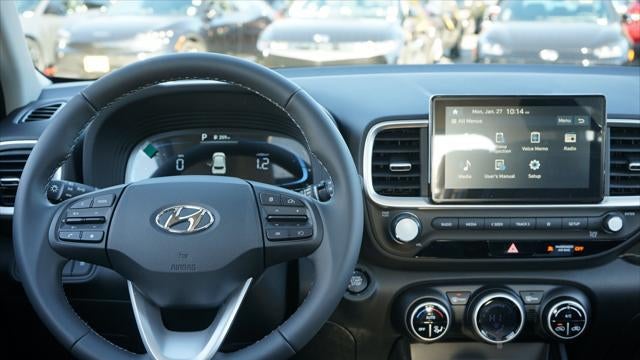 2025 Hyundai VENUE SEL