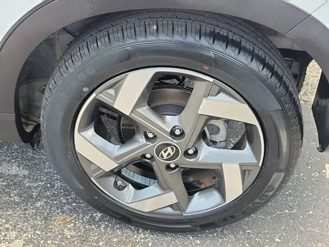 2022 Hyundai Venue - $17,990