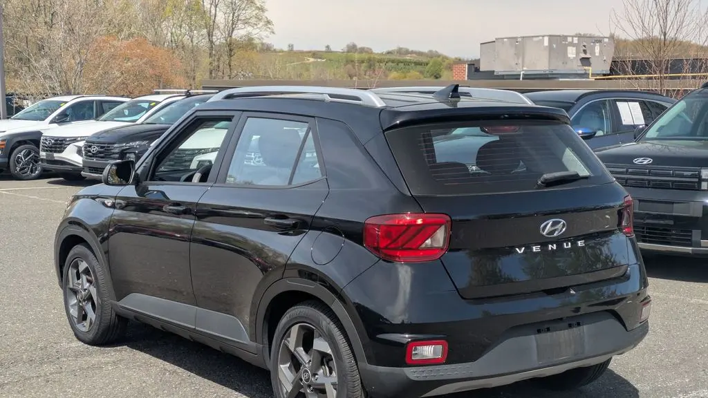 2022 Hyundai VENUE SEL