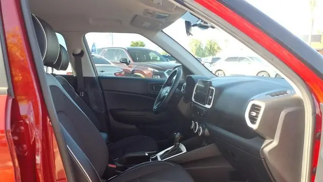 2022 Hyundai VENUE SEL
