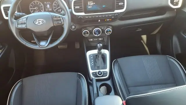 2022 Hyundai VENUE SEL