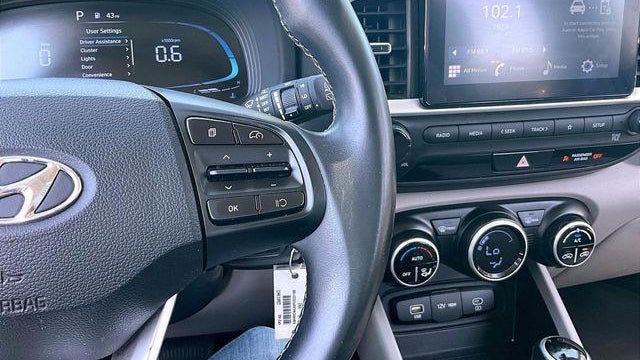 2023 Hyundai VENUE SEL