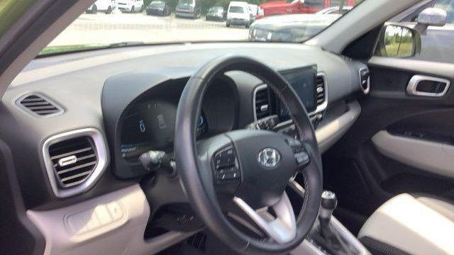 2023 Hyundai VENUE SEL
