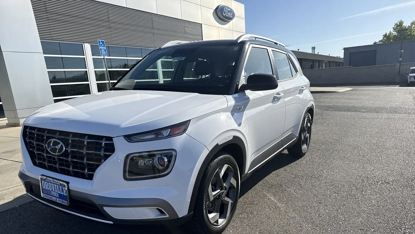 Preowned 2023 Hyundai VENUE SEL for Sale