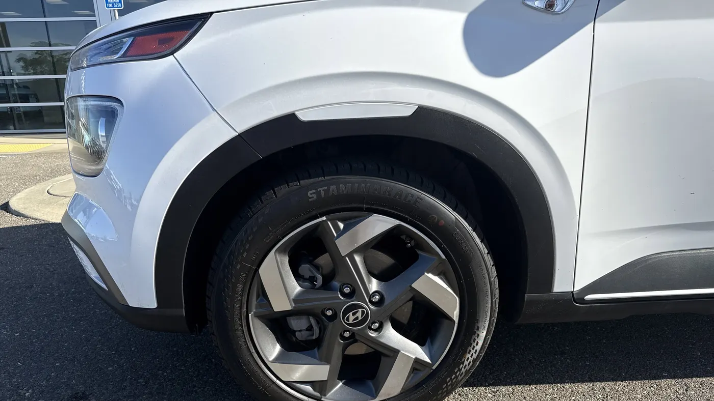 2023 Hyundai VENUE SEL