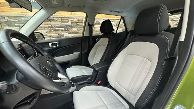 2023 Hyundai VENUE SEL