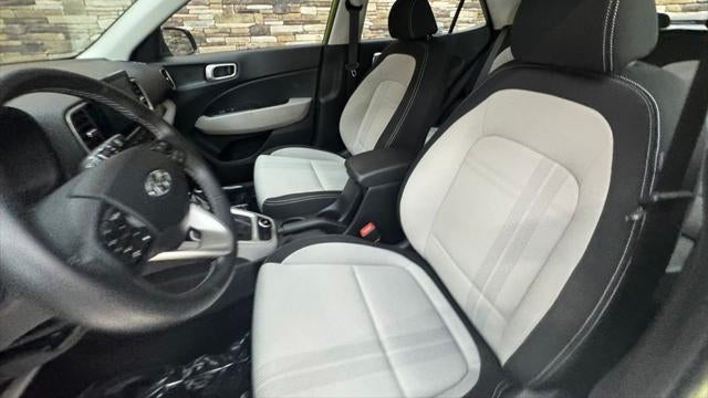 2023 Hyundai VENUE SEL