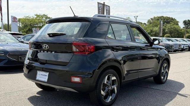 2023 Hyundai VENUE SEL