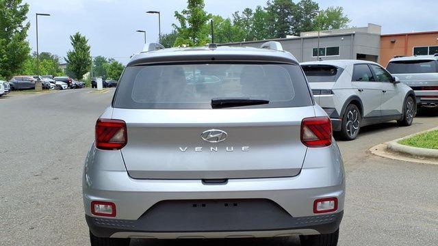 2024 Hyundai VENUE SEL