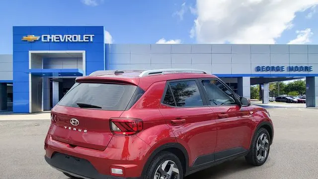 2024 Hyundai VENUE SEL