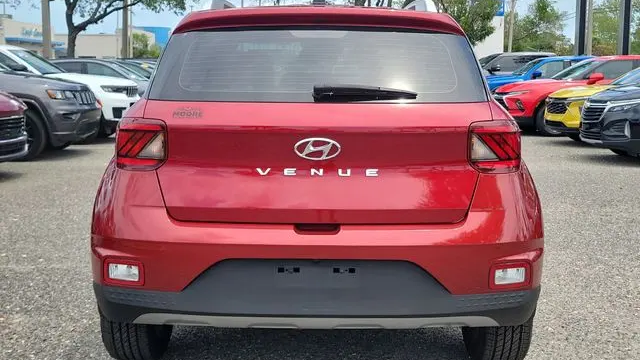 2024 Hyundai VENUE SEL