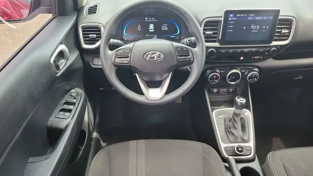 2024 Hyundai VENUE SEL