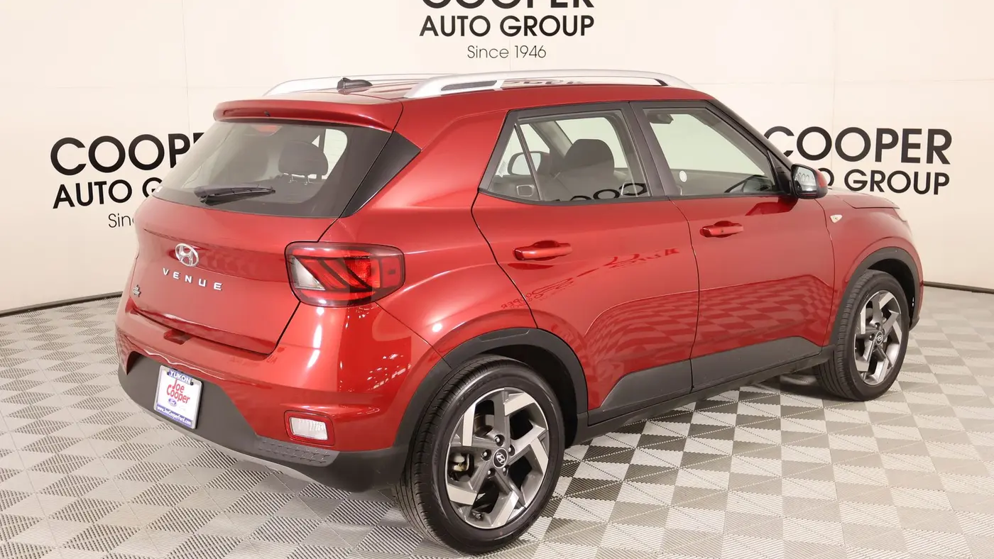 2025 Hyundai VENUE SEL