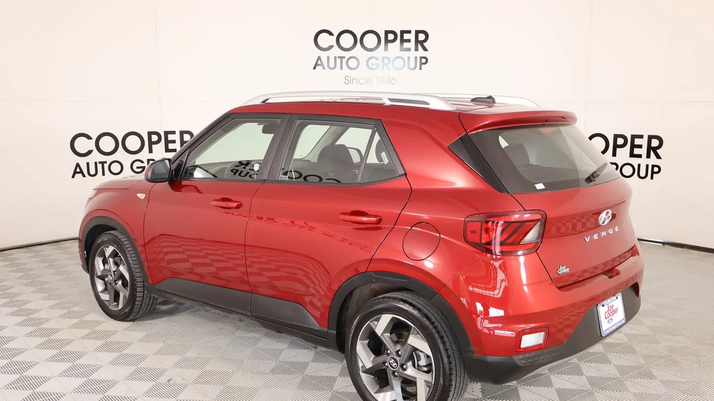 2025 Hyundai VENUE SEL