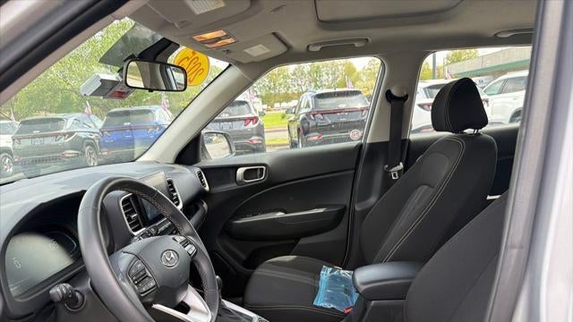 2025 Hyundai VENUE SEL