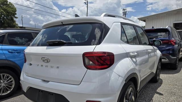 2022 Hyundai VENUE SEL