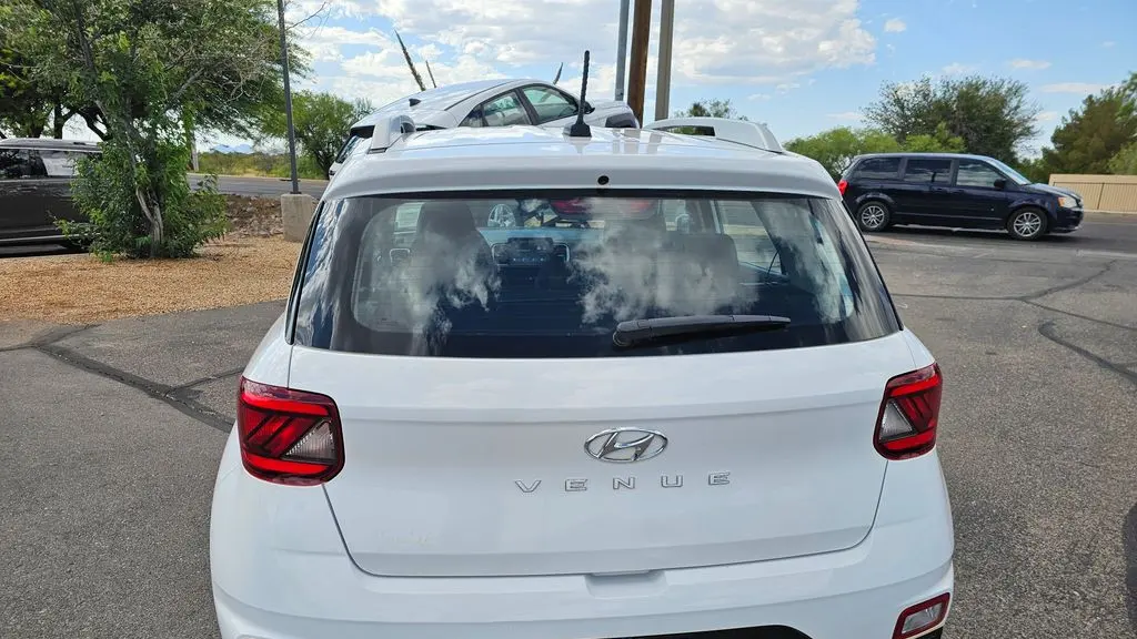 2023 Hyundai VENUE SEL