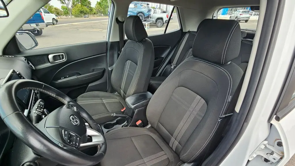 2023 Hyundai VENUE SEL