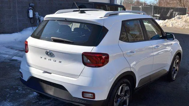 2024 Hyundai VENUE SEL
