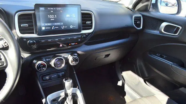 2024 Hyundai VENUE SEL