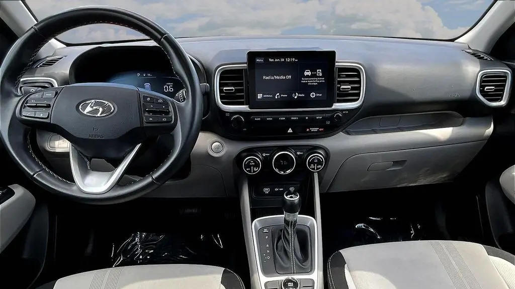 2025 Hyundai VENUE Limited