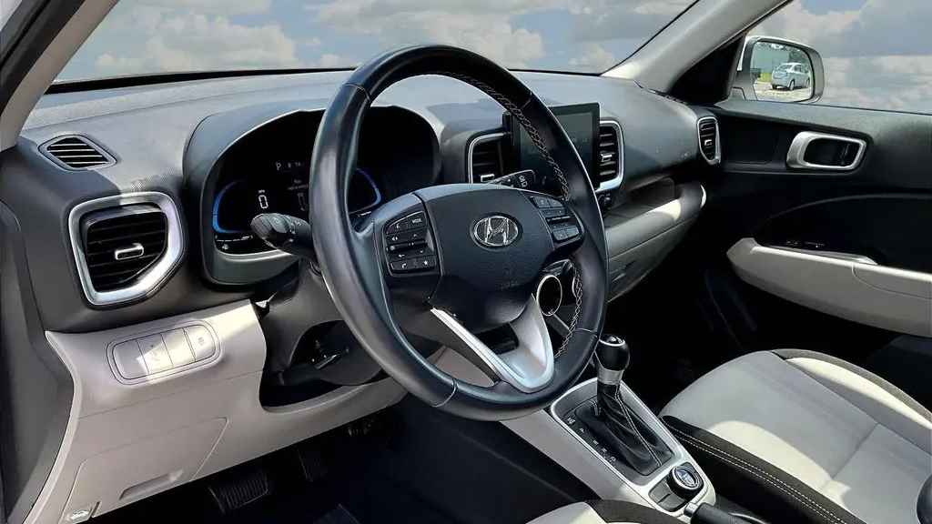 2025 Hyundai VENUE Limited
