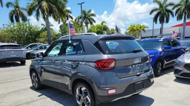 2025 Hyundai VENUE SEL