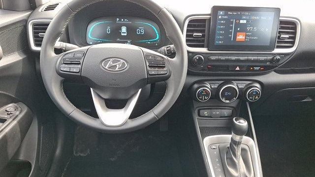 2025 Hyundai VENUE SEL
