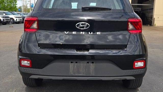 2023 Hyundai VENUE SEL