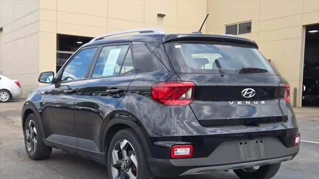 2023 Hyundai VENUE SEL