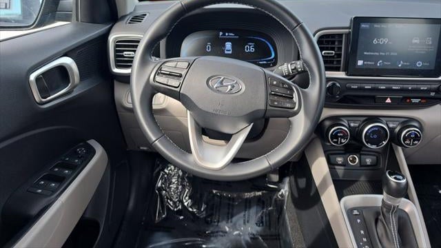 2024 Hyundai VENUE SEL