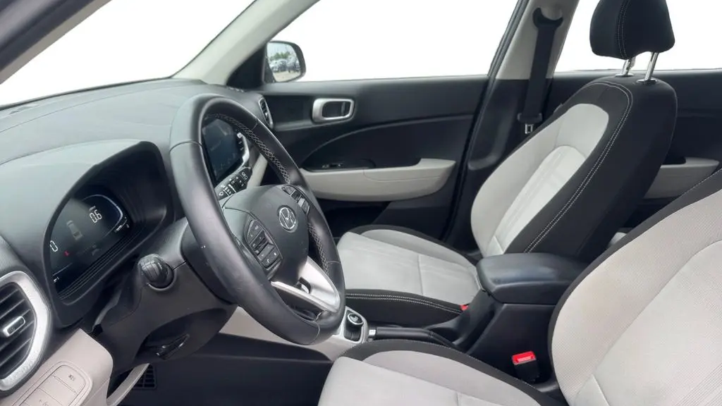 2024 Hyundai VENUE SEL