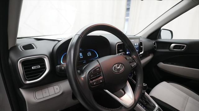 2025 Hyundai VENUE SEL