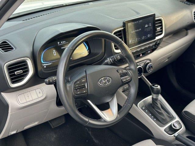 2025 Hyundai VENUE SEL — photo 1 of 12