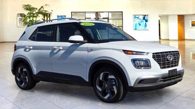 2025 Hyundai VENUE SEL